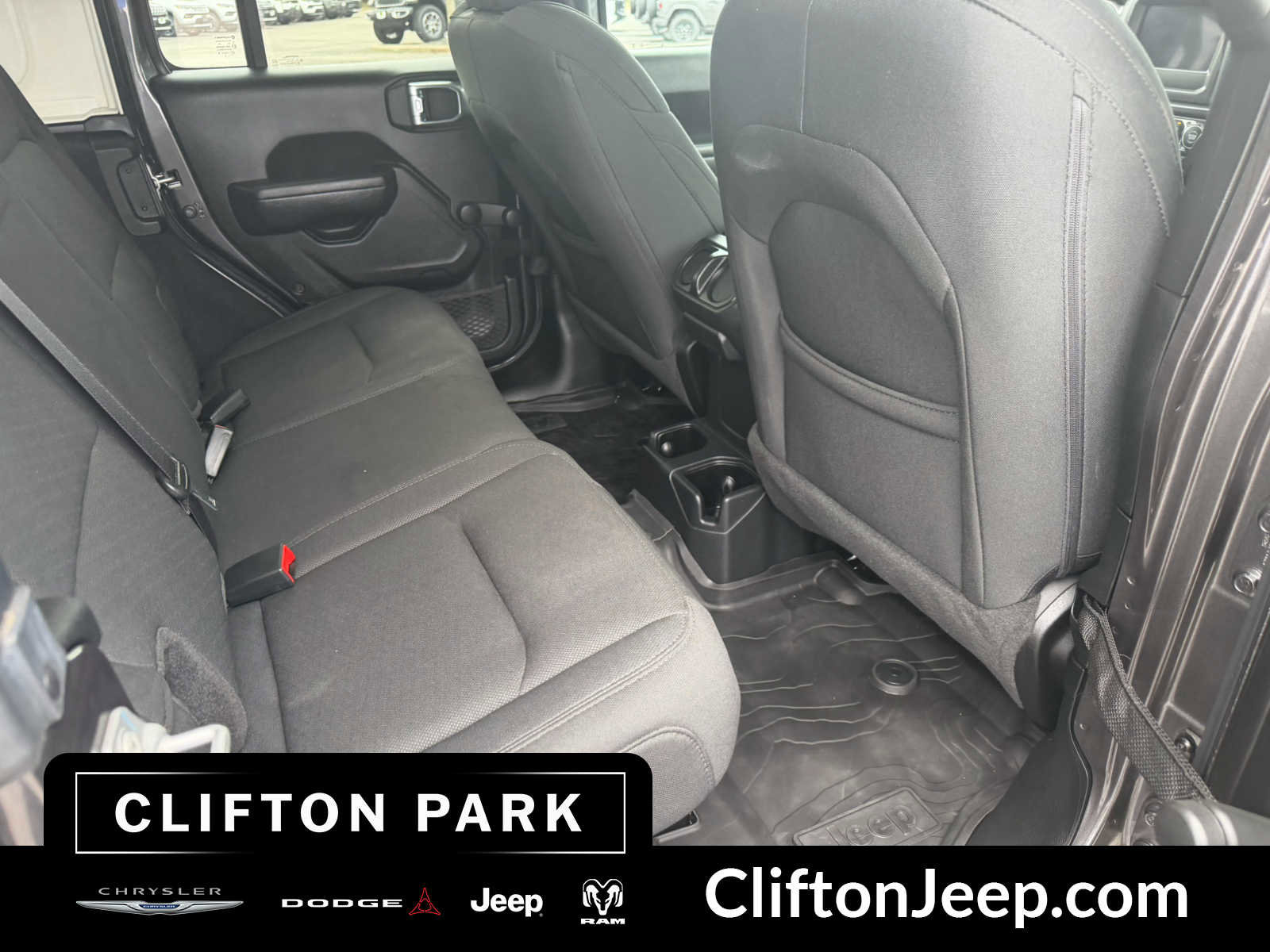 Used 2022 Jeep Wrangler Unlimited Sport AWD/4WD image 17