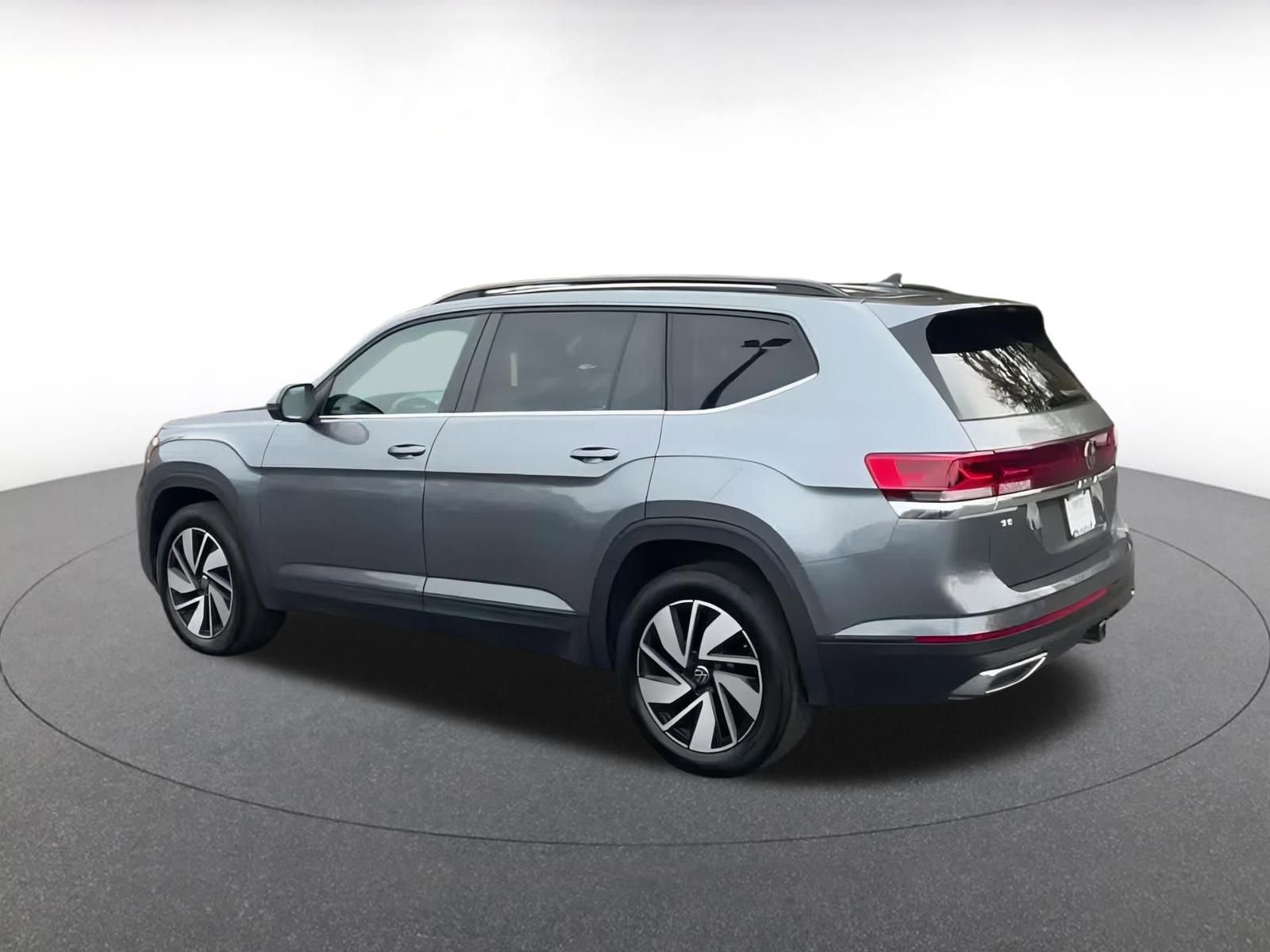 Used 2025 Volkswagen Atlas SE image 10