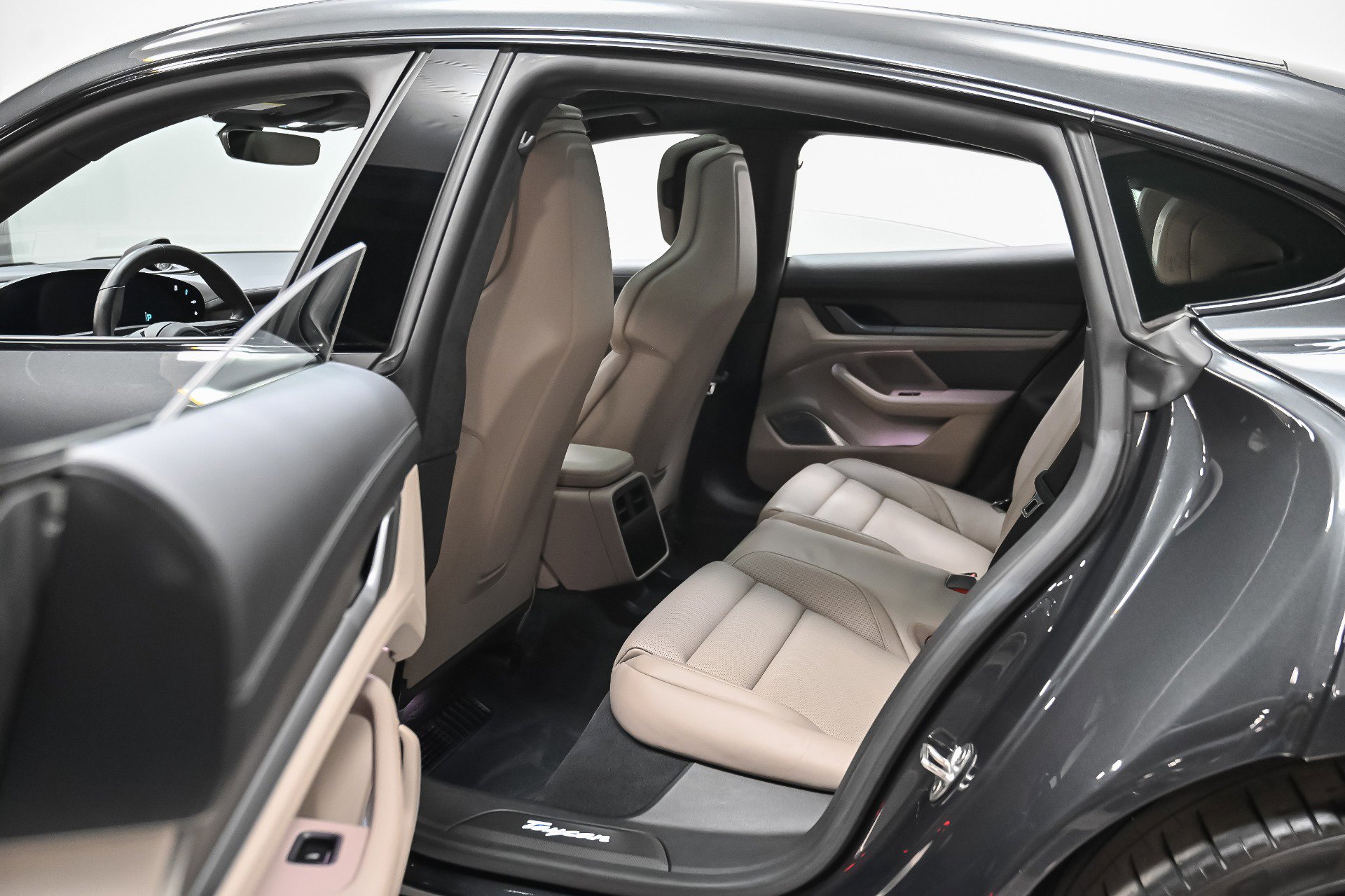 Used 2021 Porsche Taycan Turbo S image 28