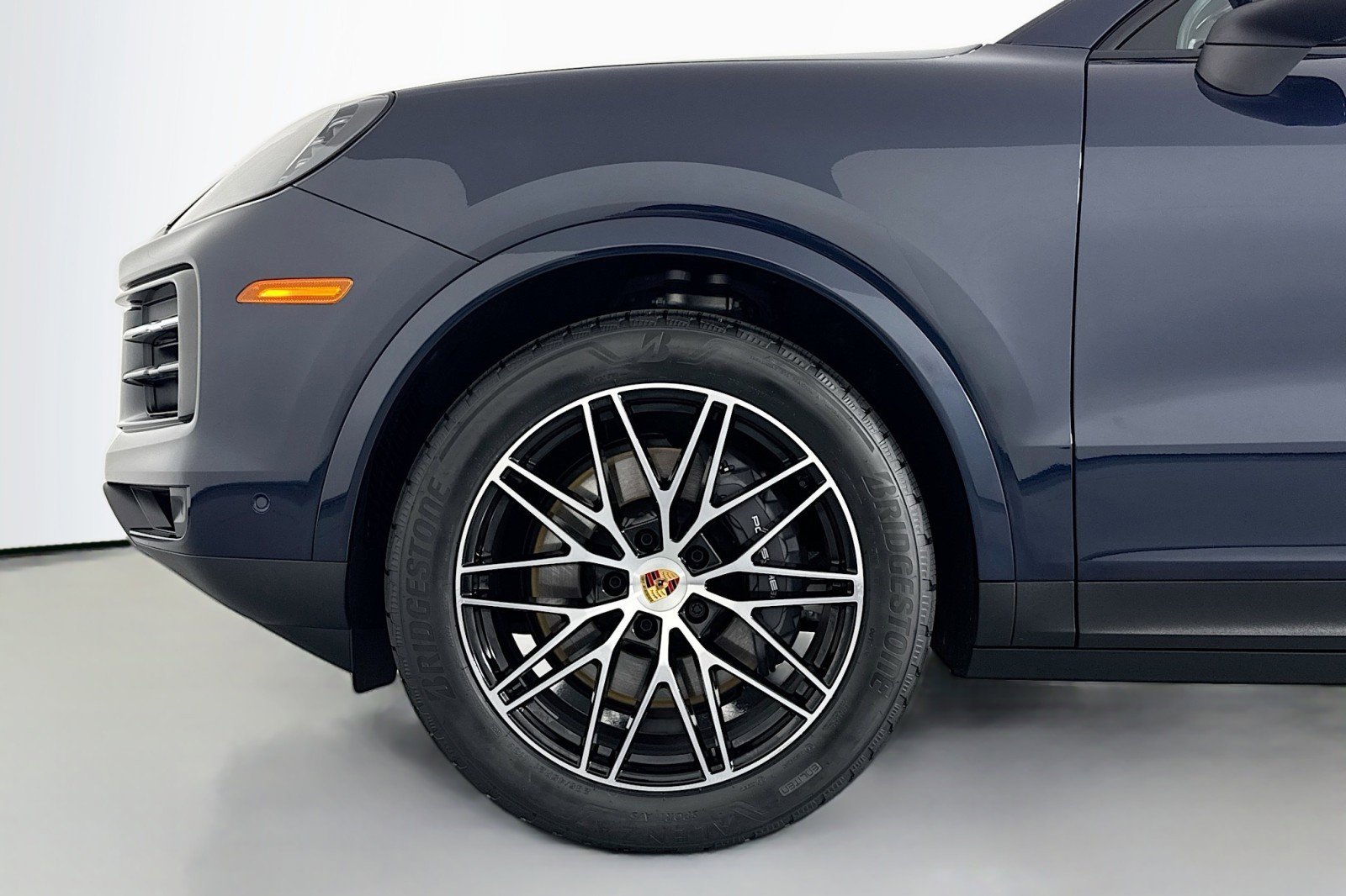 Used 2025 Porsche Cayenne Coupe image 10