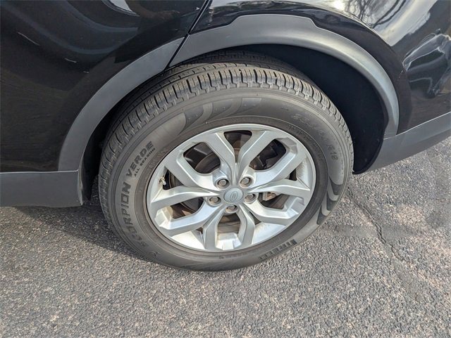 Used 2020 Land Rover Discovery SE image 9