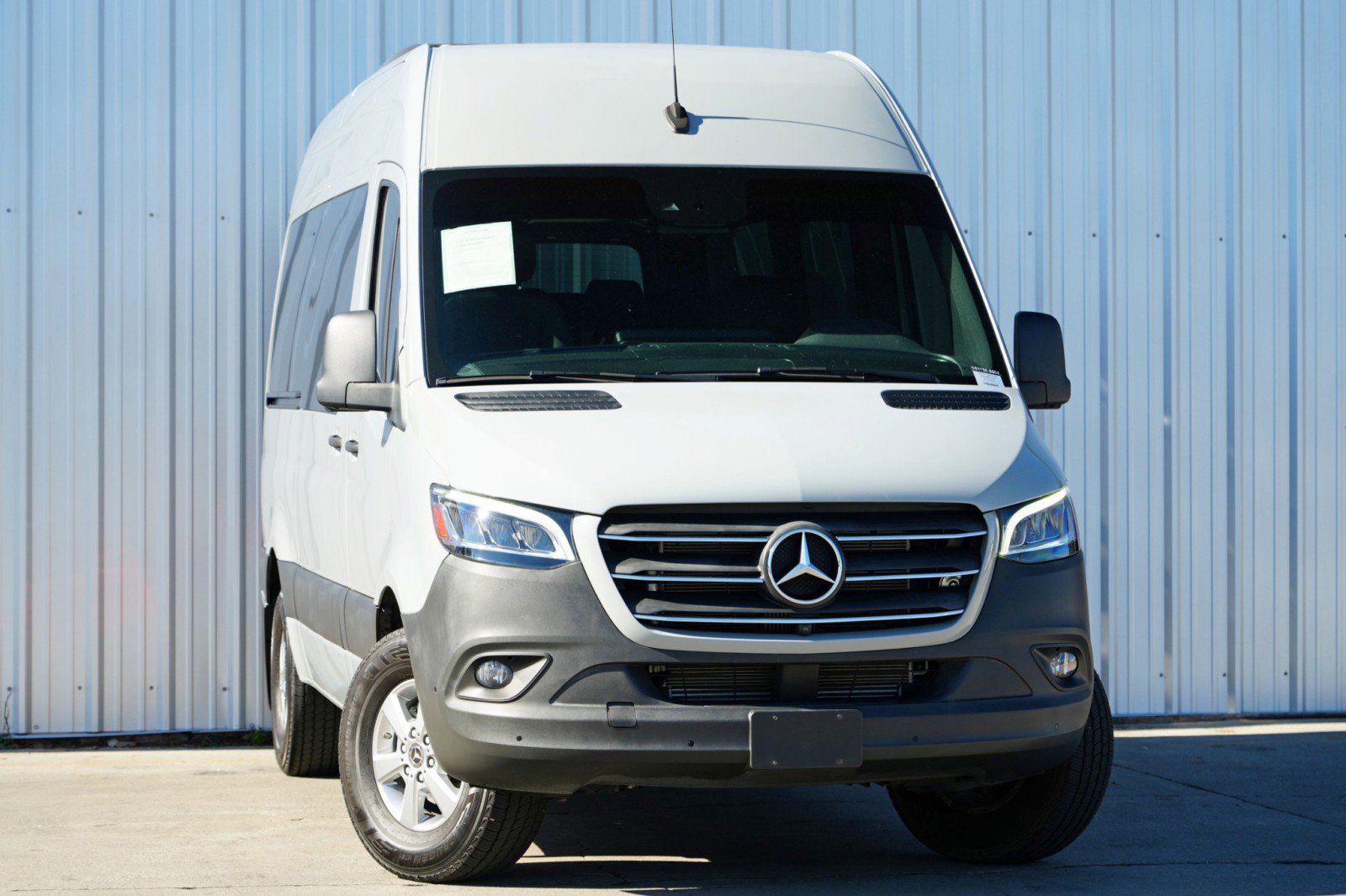 Used 2022 Mercedes-Benz Sprinter 1500 image 4