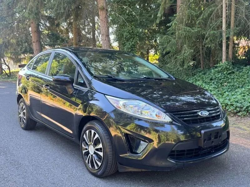 Used 2013 Ford Fiesta S w/ Convenience Pkg image 3