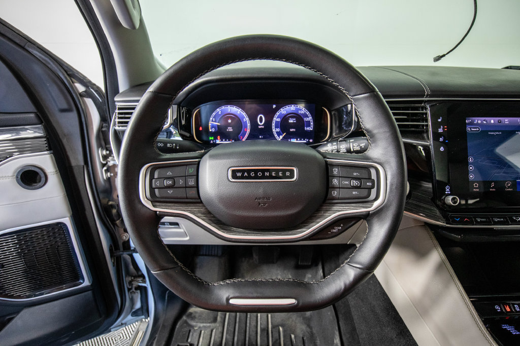 Used 2022 Jeep Wagoneer Series III w/ Premium Group I AWD/4WD image 19