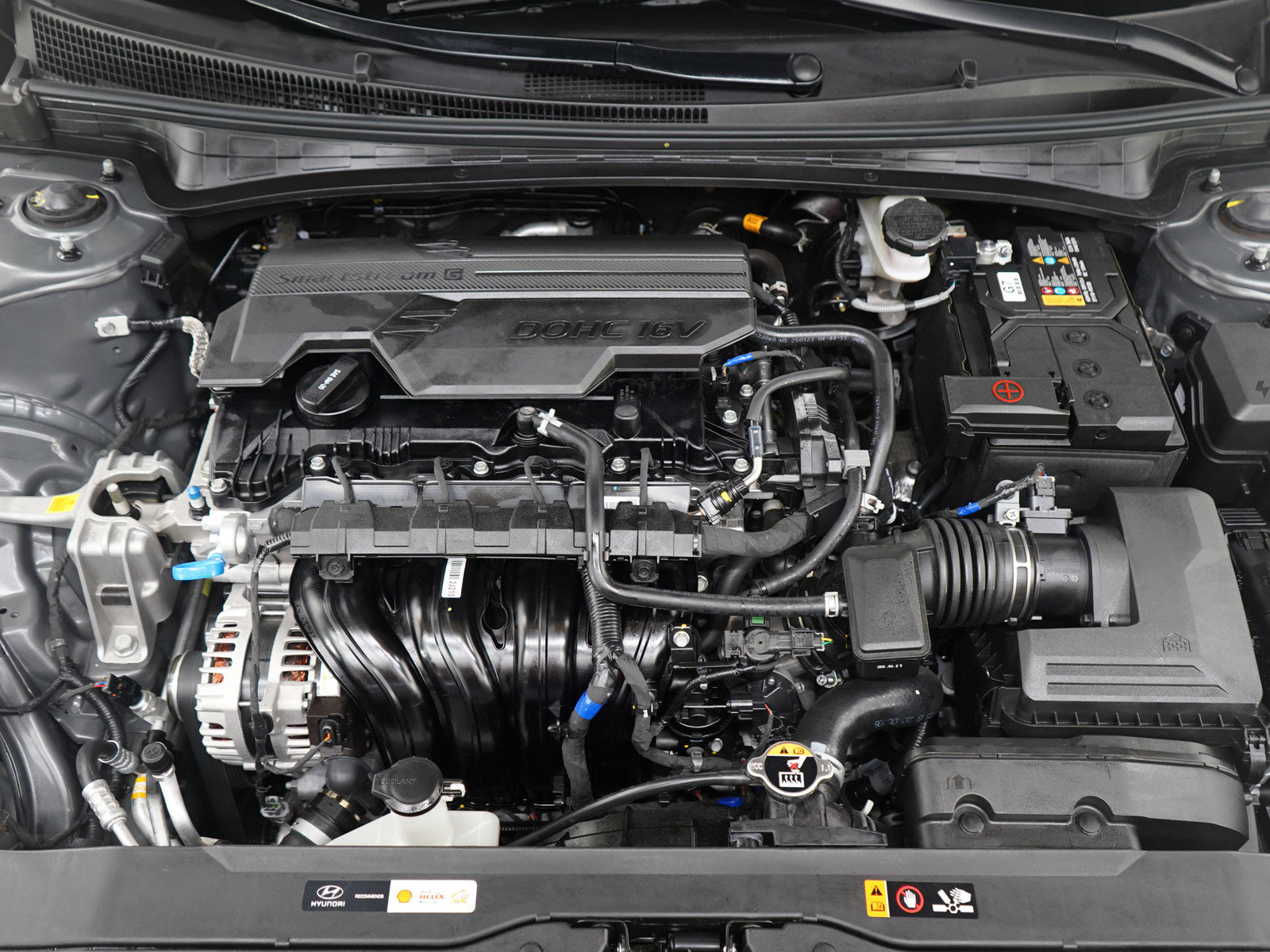 Certified 2025 Hyundai Elantra SE image 28