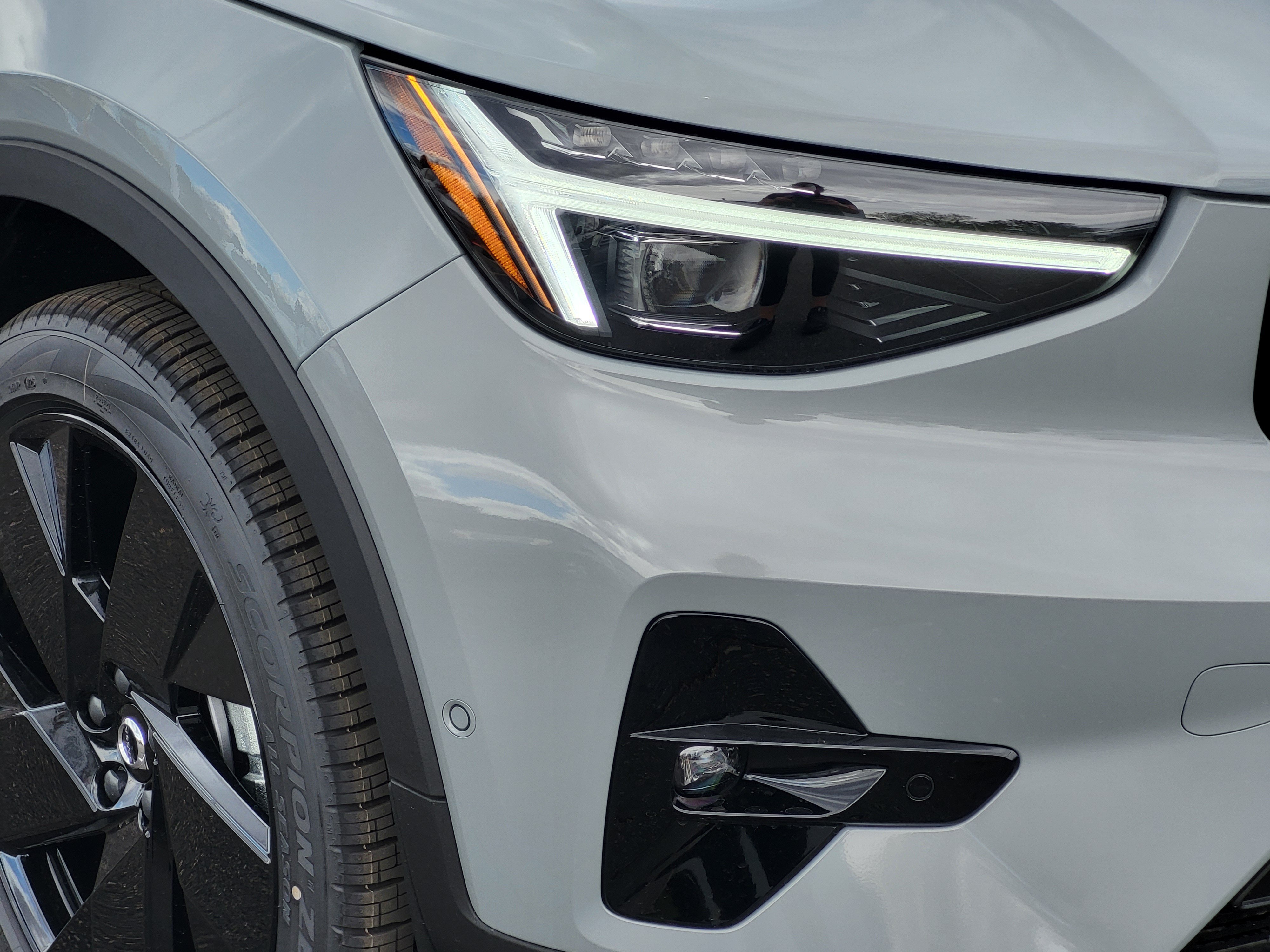 New 2026 Volvo XC40 B5 Ultra w/ Protection Package Premier AWD/4WD image 5