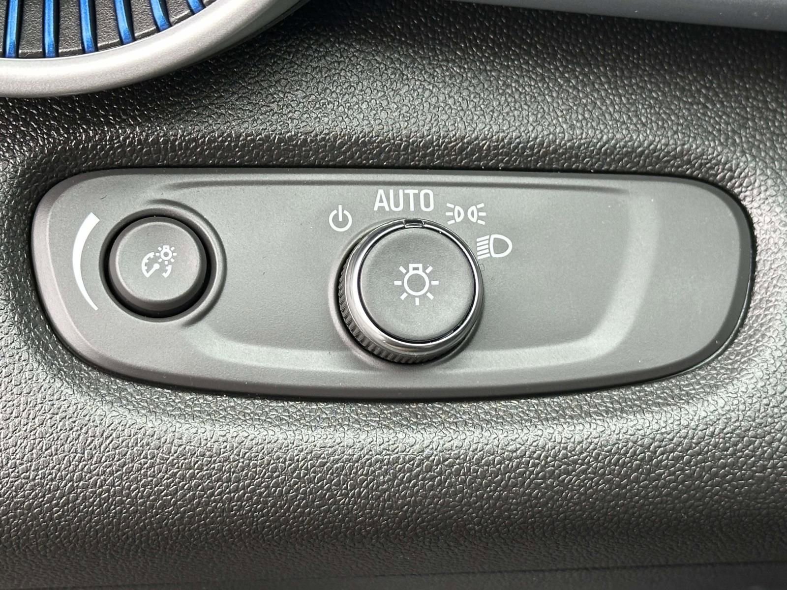 Certified 2024 Chevrolet Trax LS w/ LS Convenience Package image 18