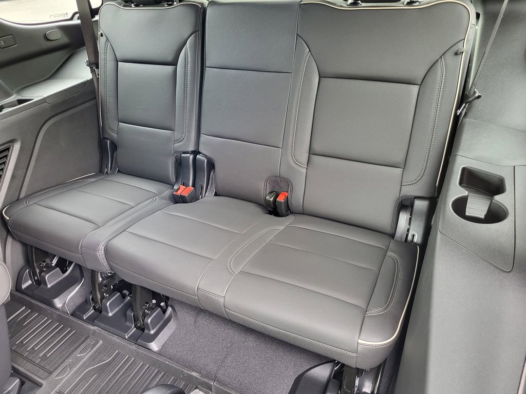 New 2026 GMC Yukon Elevation w/ Elevation Premium Package AWD/4WD image 14