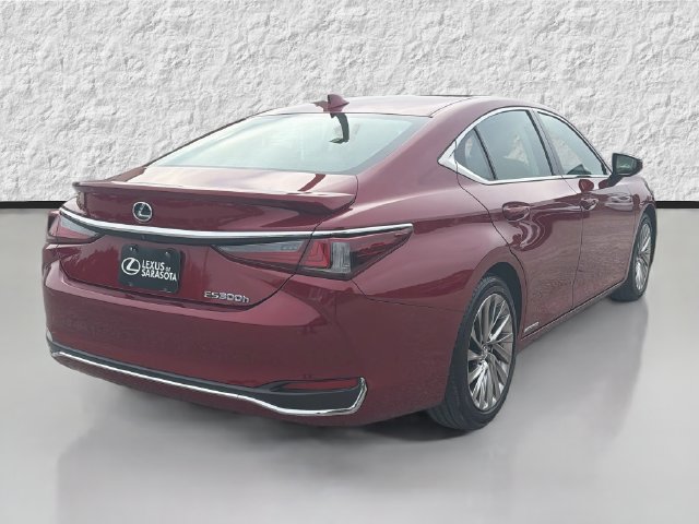 Used 2021 Lexus ES 300h Ultra Luxury w/ Accessory Package 2 FWD image 3