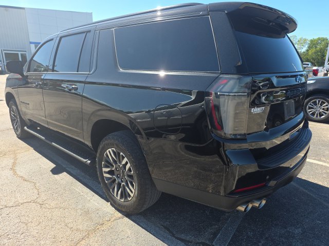 Used 2025 Chevrolet Suburban Z71 w/ Comfort Package AWD/4WD image 4