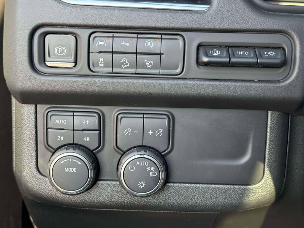 Used 2023 Chevrolet Tahoe High Country AWD/4WD image 22