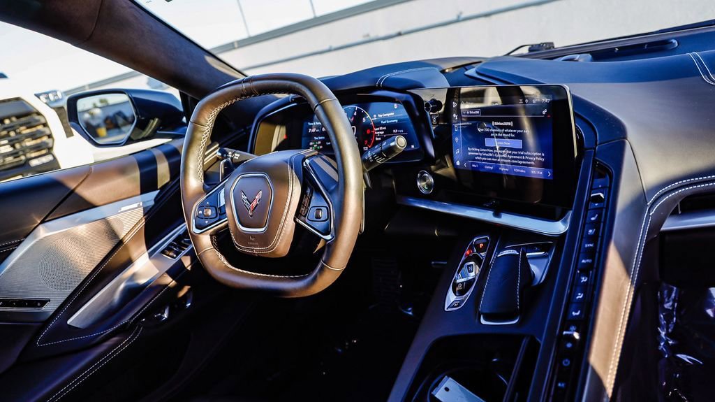 Used 2024 Chevrolet Corvette Stingray Premium Cpe w/ Z51 Performance Package image 15