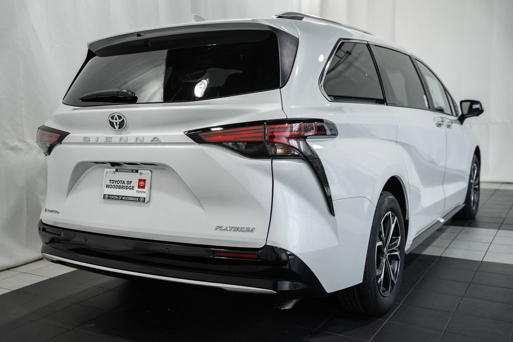 New 2026 Toyota Sienna Platinum image 4