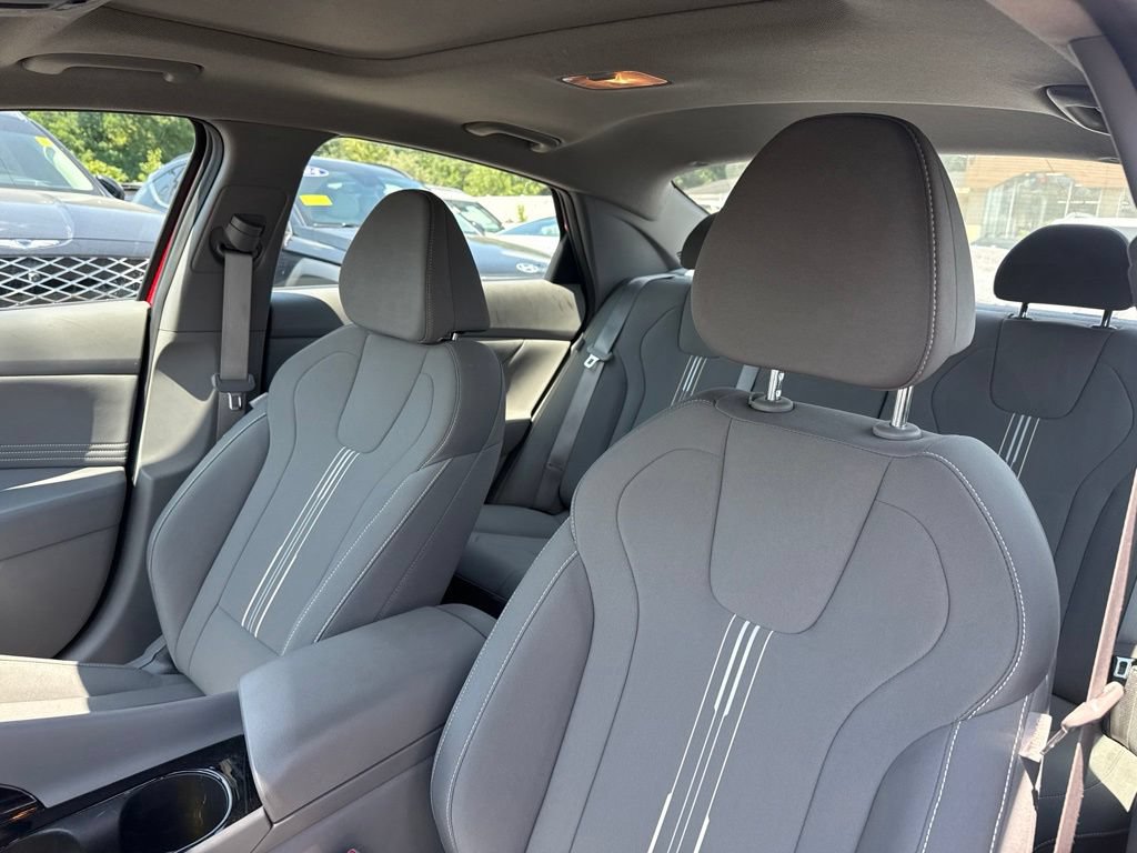 Used 2025 Hyundai Elantra SEL FWD image 15
