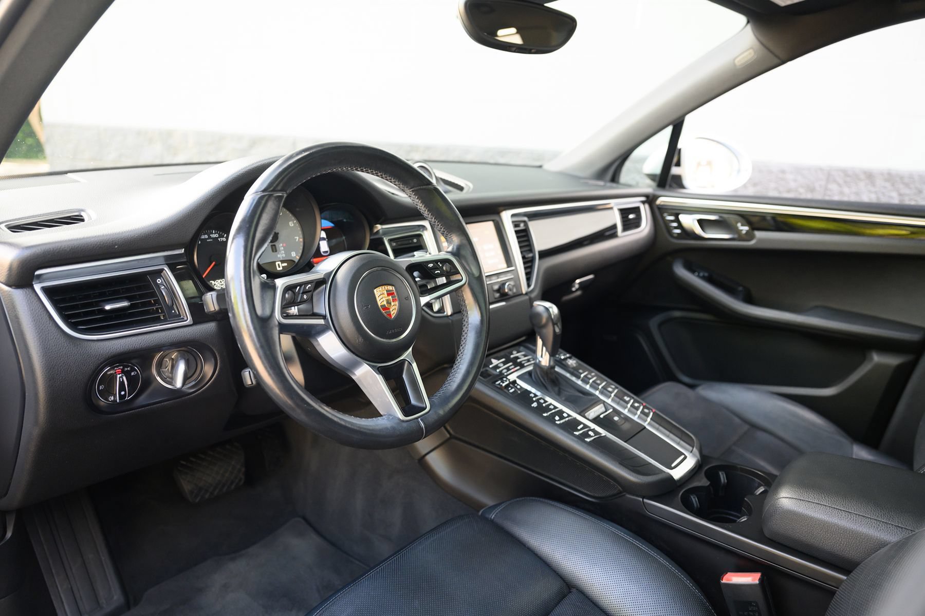 Used 2015 Porsche Macan S AWD/4WD image 19