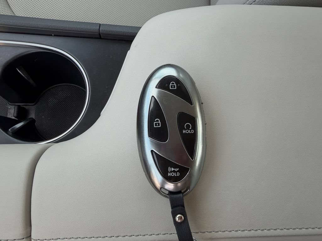 Certified 2025 Hyundai Sonata Limited FWD image 18