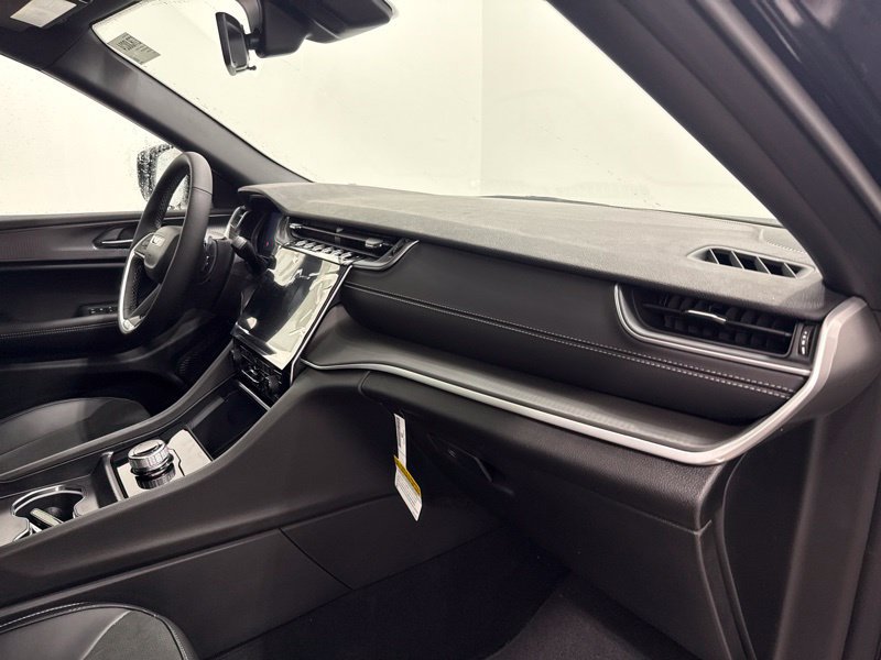 New 2027 Jeep Grand Cherokee Laredo X AWD/4WD image 16