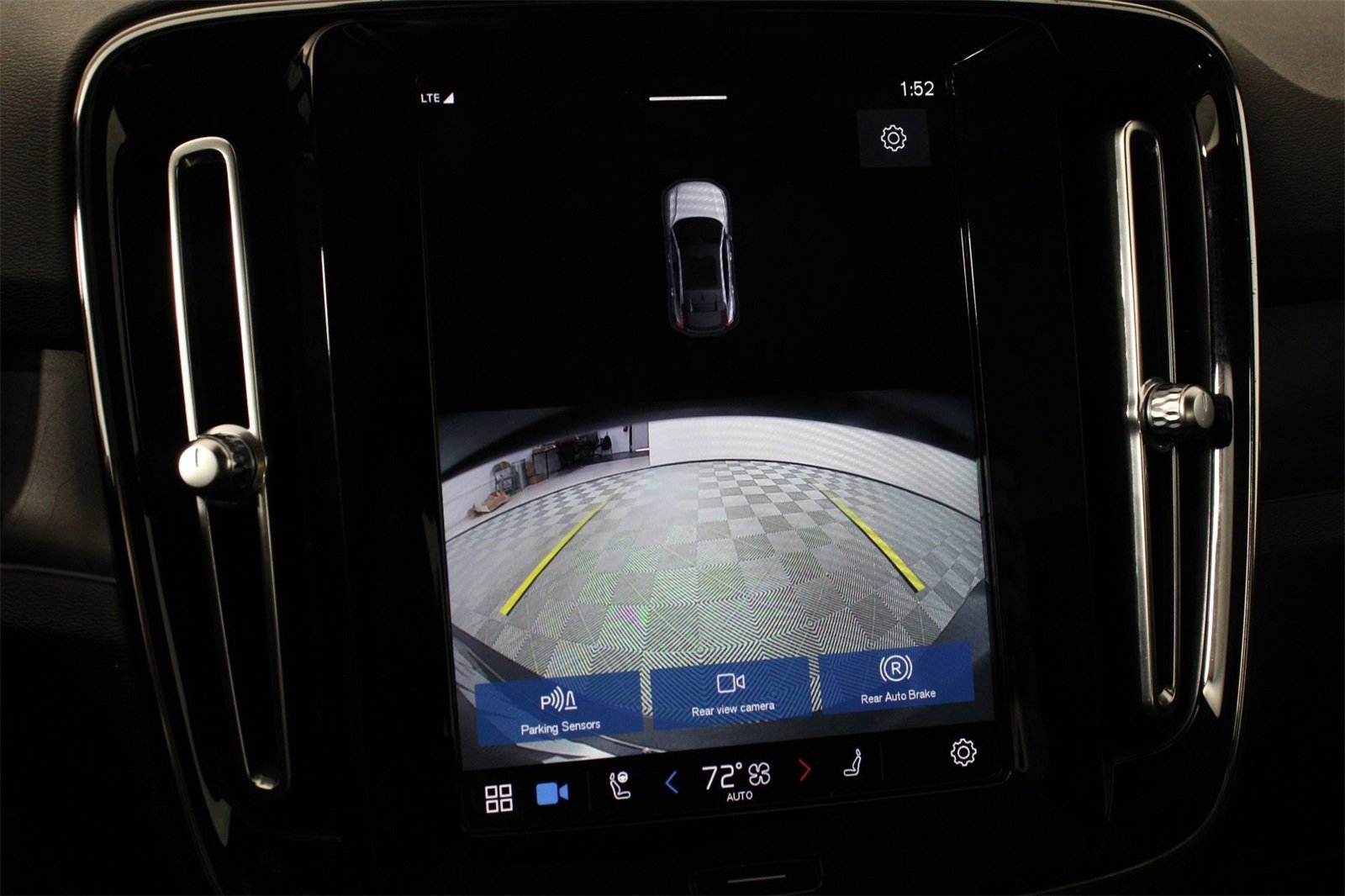 Certified 2023 Volvo C40 Recharge Core w/ Climate Package image 13