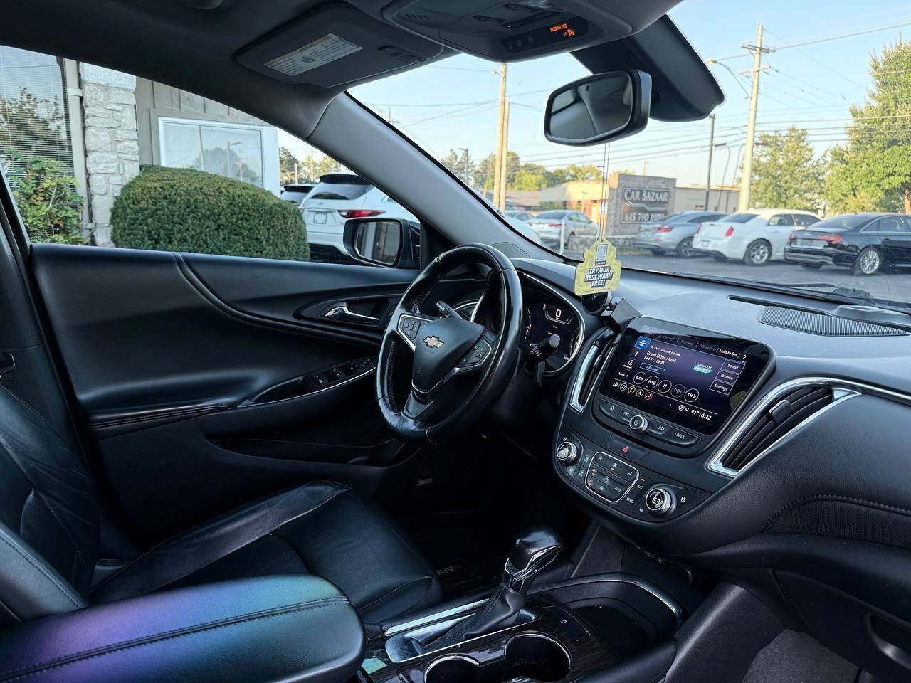 Used 2021 Chevrolet Malibu Premier FWD image 24