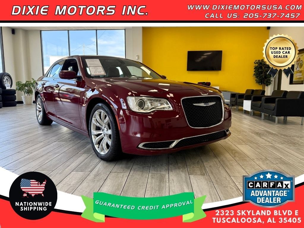 Used 2018 Chrysler 300 Touring L RWD image 1