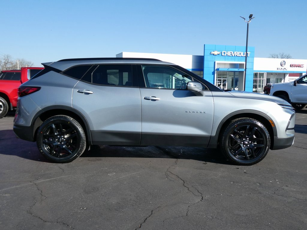 Used 2023 Chevrolet Blazer LT image 4
