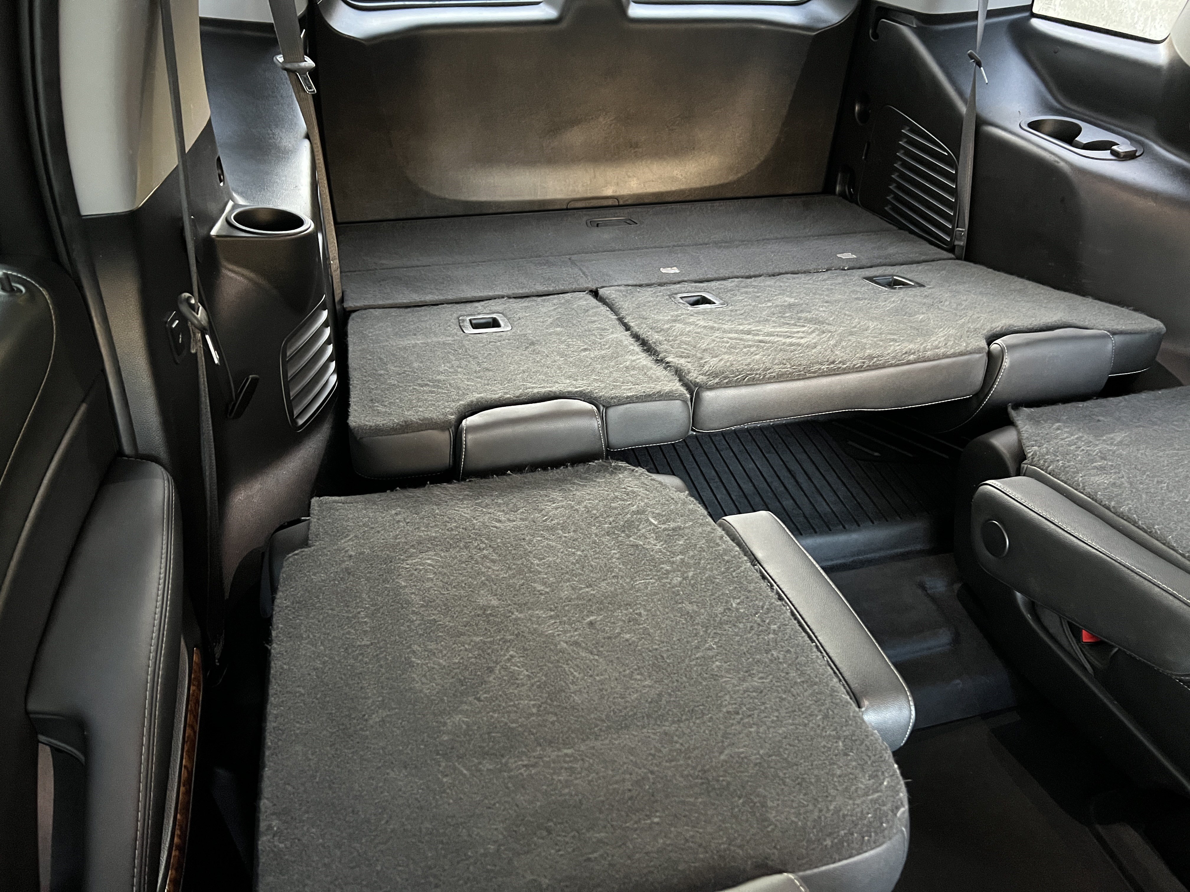 Used 2018 Chevrolet Tahoe Premier w/ RST Edition AWD/4WD image 23