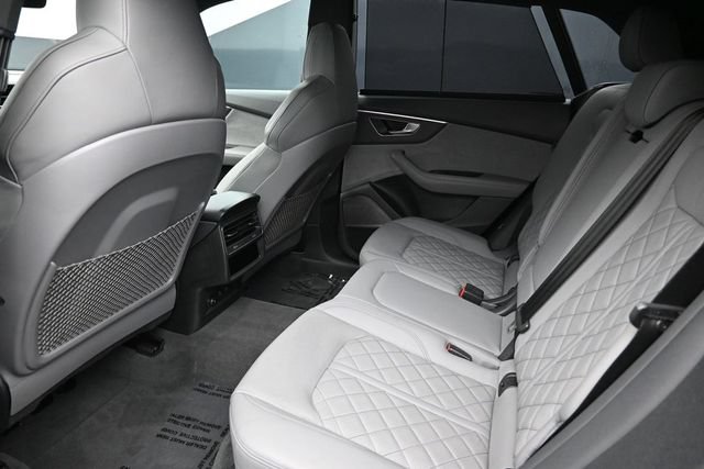 Used 2024 Audi SQ8 Prestige w/ Prestige Package AWD/4WD image 15