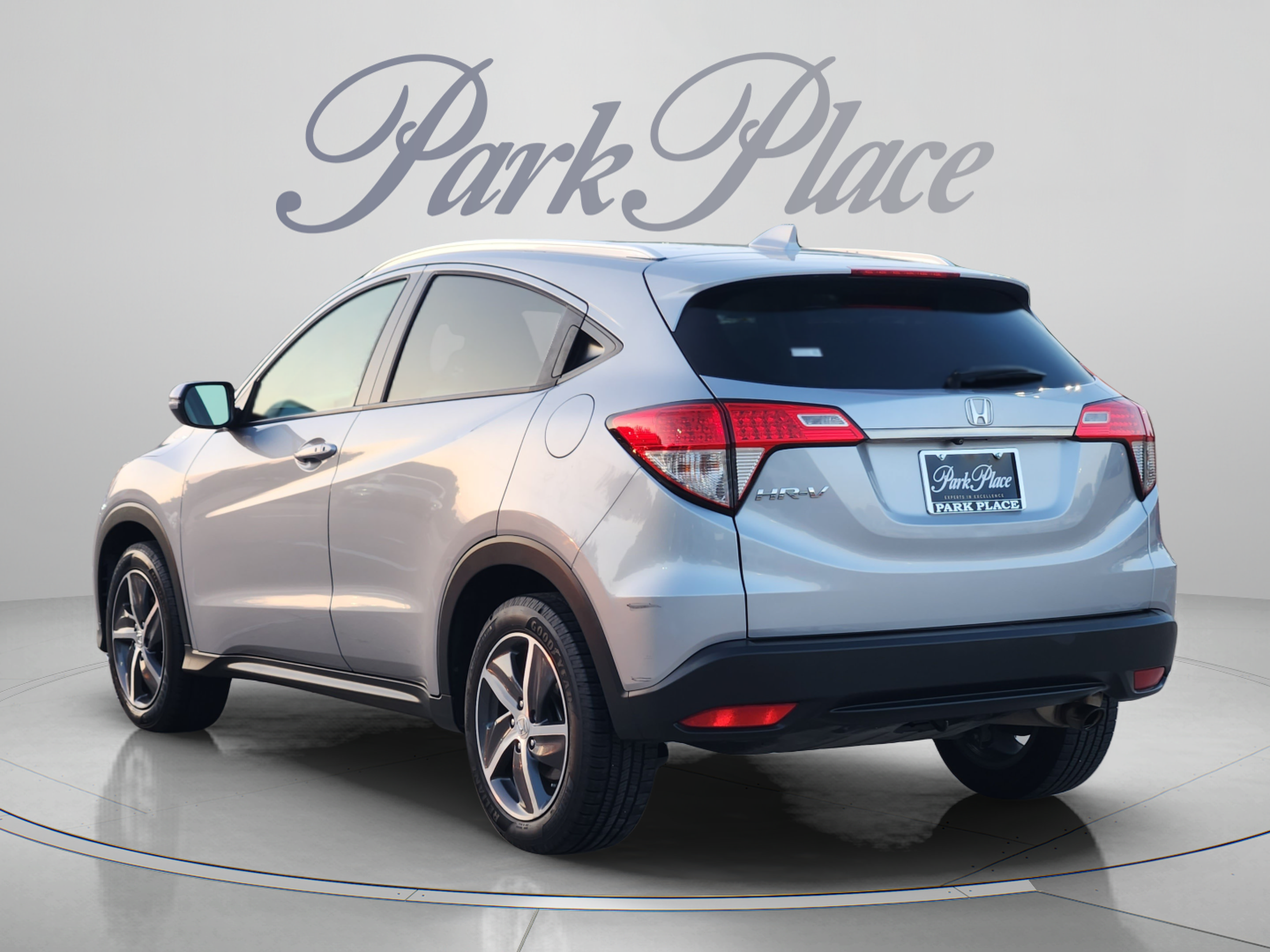 Used 2022 Honda HR-V EX-L image 3