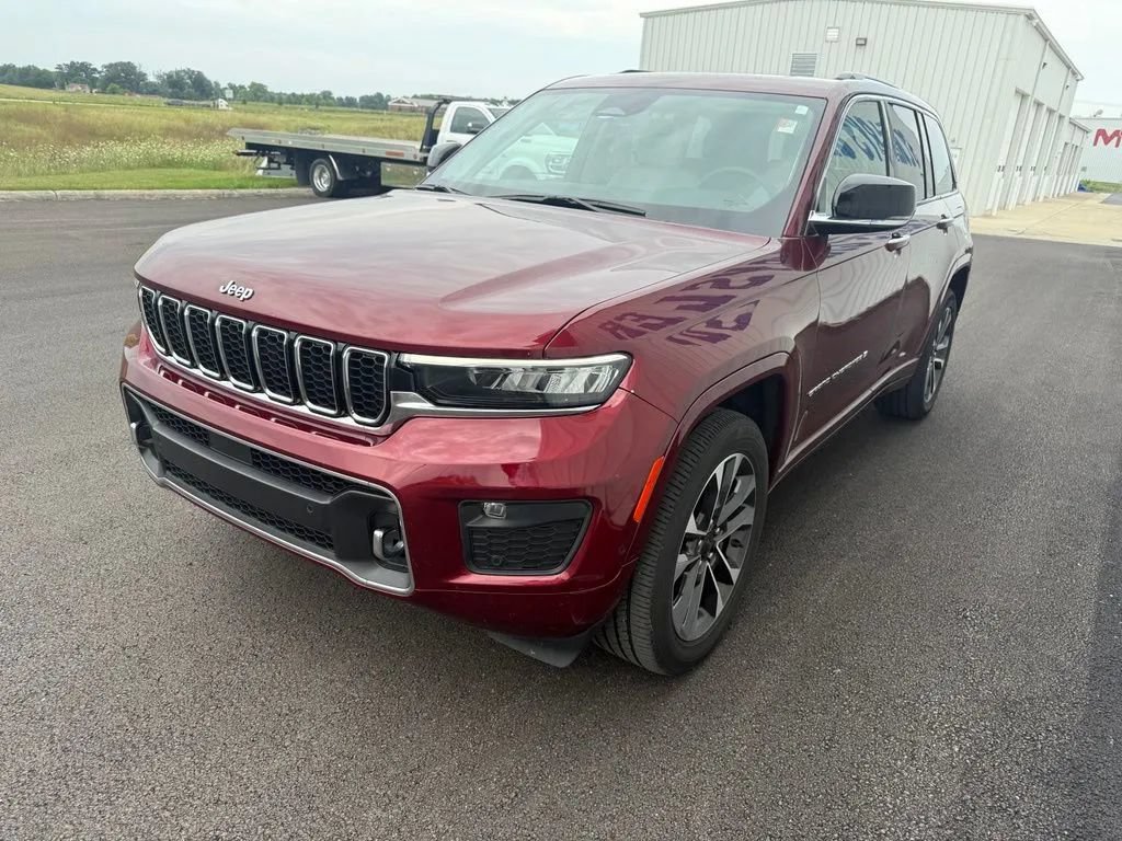 Used 2022 Jeep Grand Cherokee Overland AWD/4WD image 4