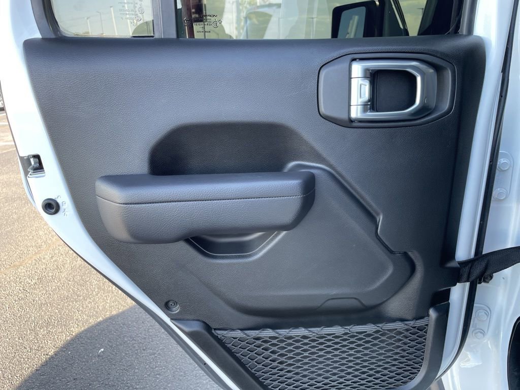 Used 2025 Jeep Gladiator Sport AWD/4WD image 24