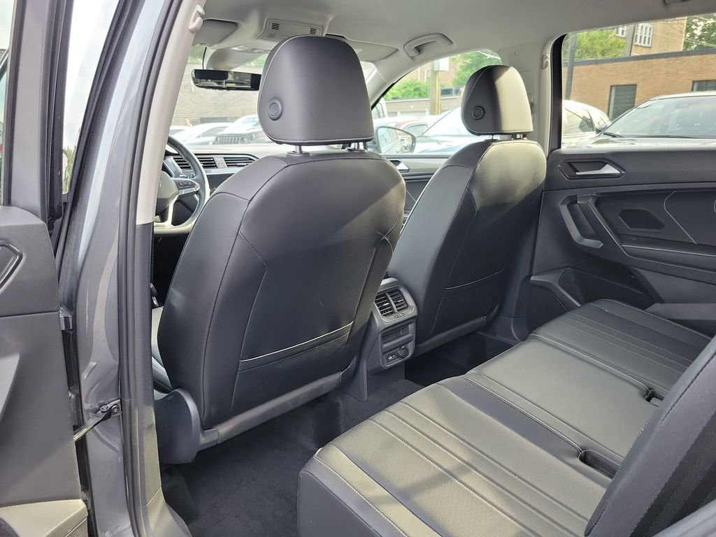 Used 2022 Volkswagen Tiguan SE image 14