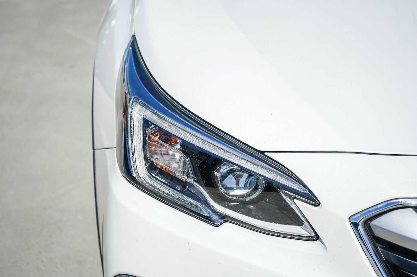 Used 2020 Subaru Outback Touring w/ Tech Package 2 AWD/4WD image 4