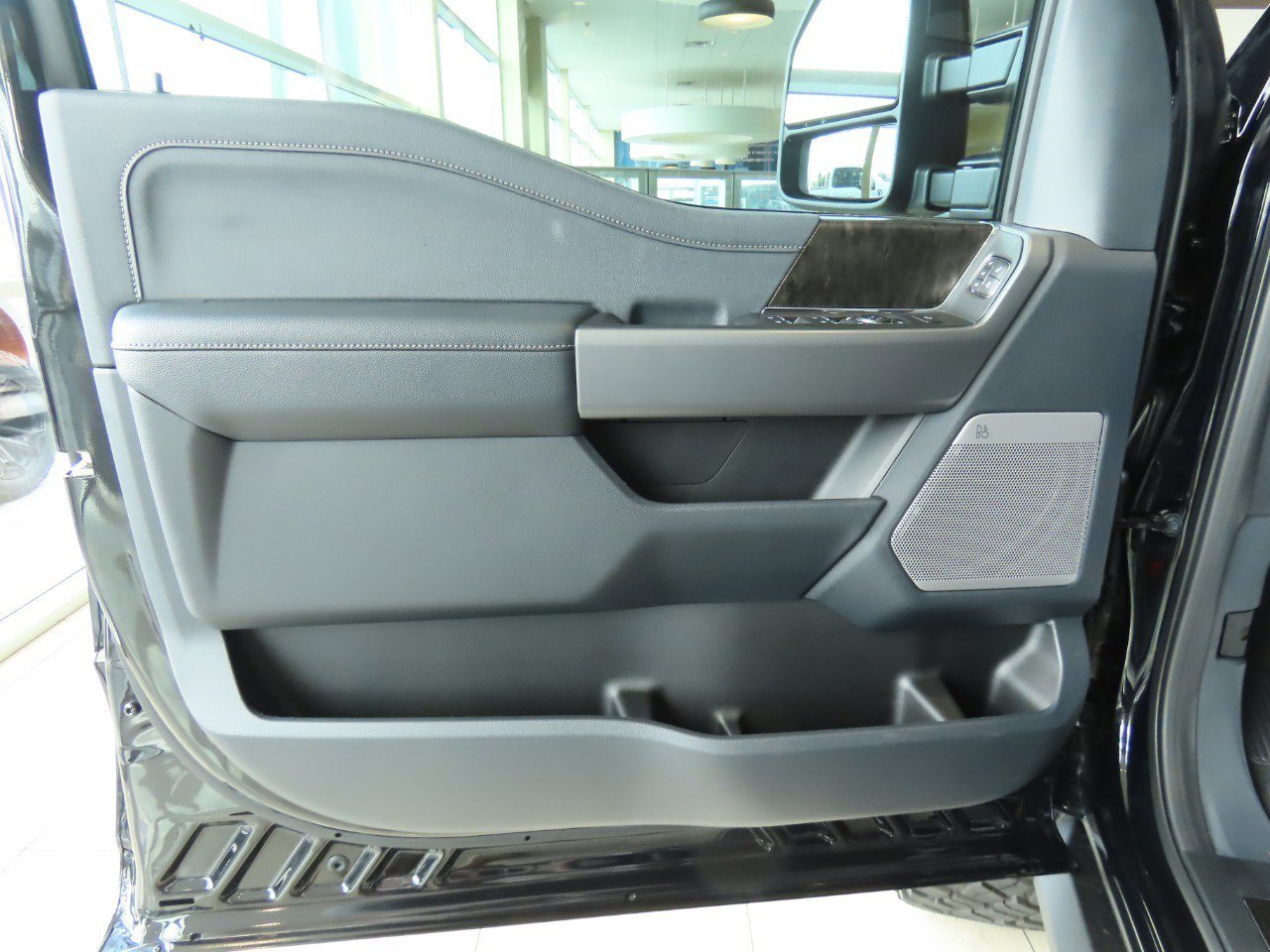 New 2026 Ford F250 Lariat w/ Black Appearance Package image 21