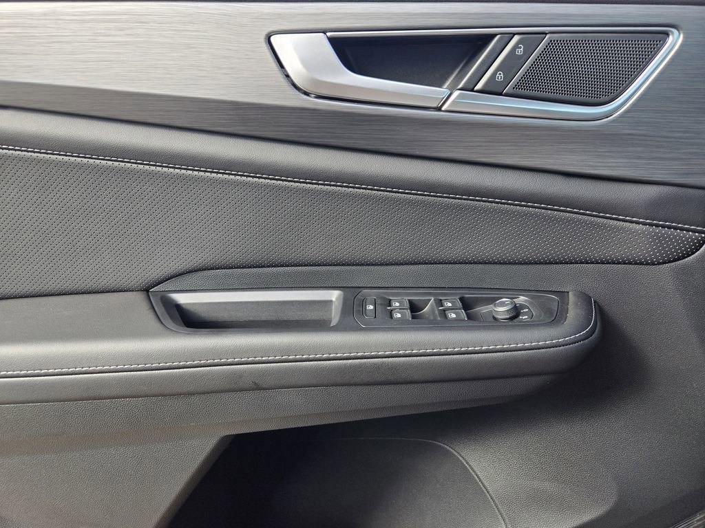 New 2026 Volkswagen Atlas Cross Sport SE image 18