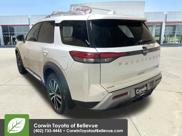 Used 2024 Nissan Pathfinder Platinum image 3