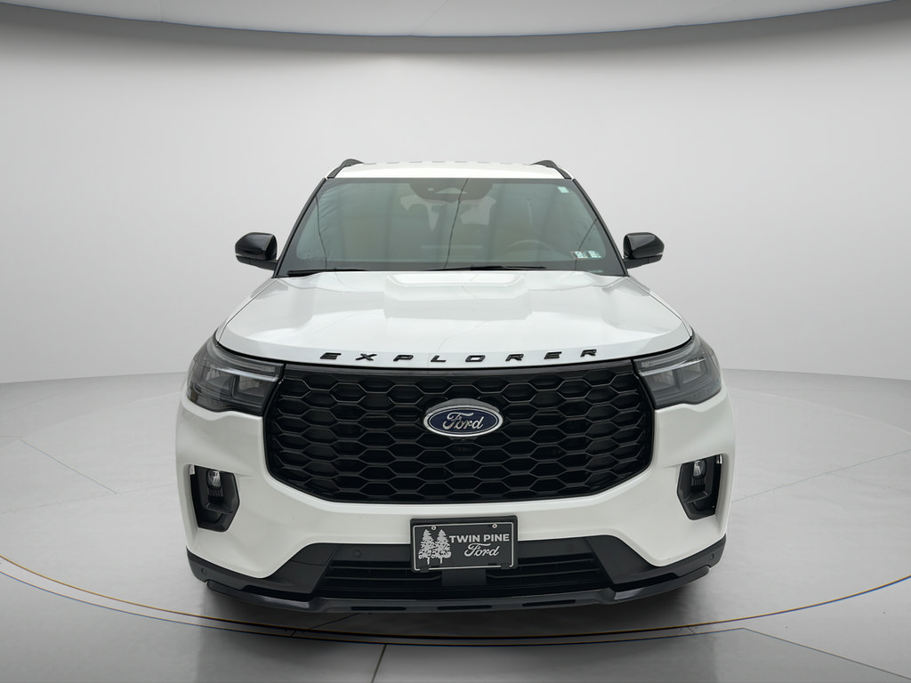 Used 2025 Ford Explorer ST-Line w/ ST-Line Street Pack AWD/4WD image 2