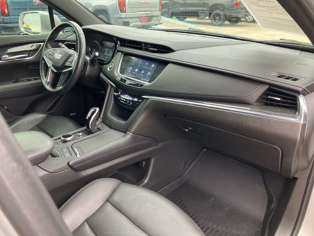 Used 2020 Cadillac XT5 Premium Luxury w/ LPO, Floor Liner Package image 13