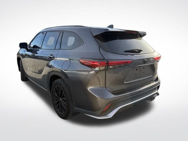 Used 2023 Toyota Highlander L image 6