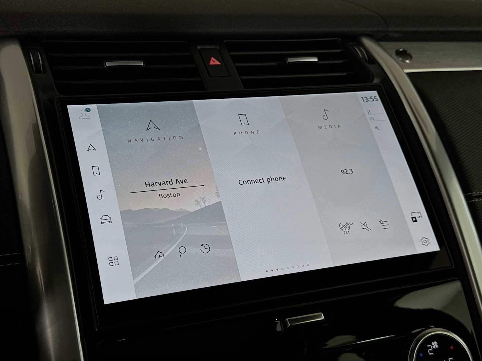 New 2026 Land Rover Discovery Limited Edition image 13