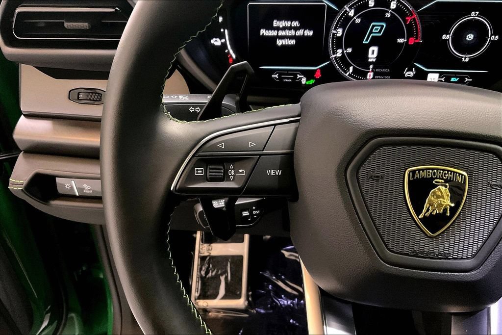 Used 2025 Lamborghini Urus SE AWD/4WD image 23