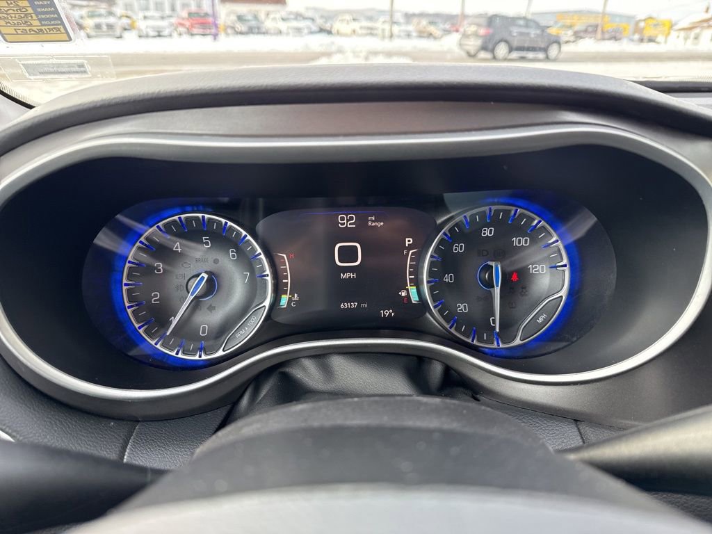 Used 2024 Chrysler Pacifica Touring-L image 36