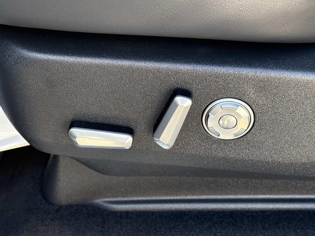 Certified 2025 Lincoln Navigator Reserve AWD/4WD image 28
