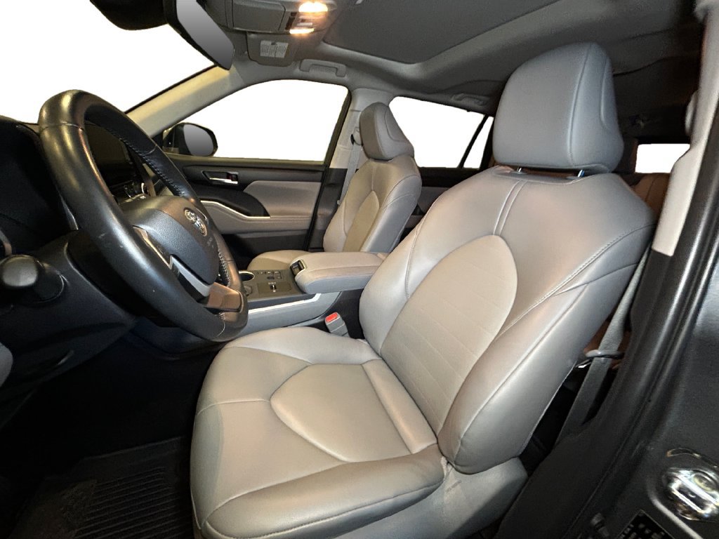 Certified 2026 Toyota Highlander XLE AWD/4WD image 9