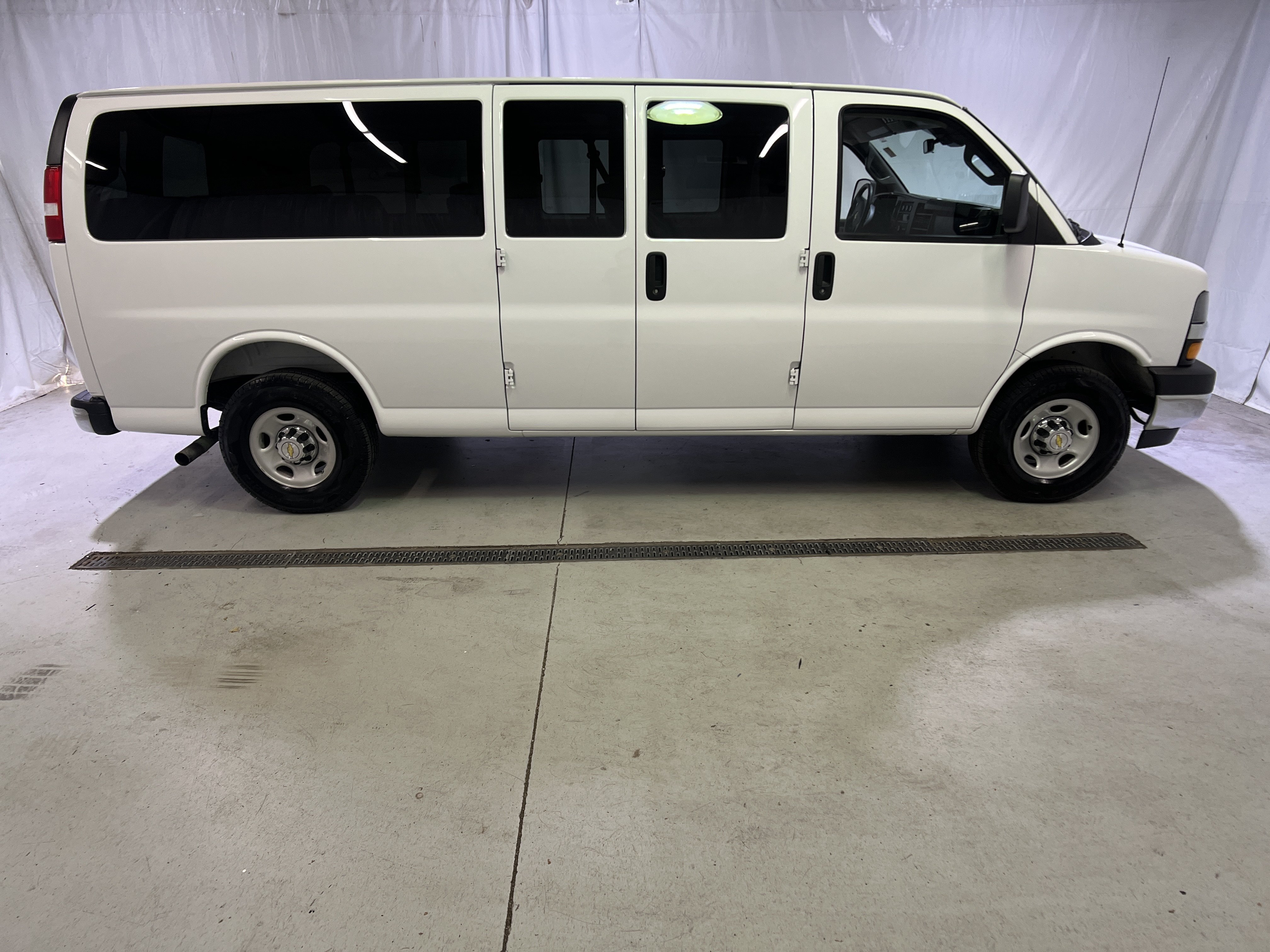 Certified 2025 Chevrolet Express 3500 LT w/ LT Preferred Equipment Group RWD image 12