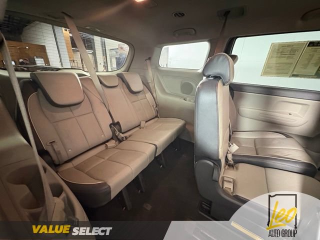 Used 2016 Kia Sedona LX w/ LX Essentials Premium Package FWD image 10