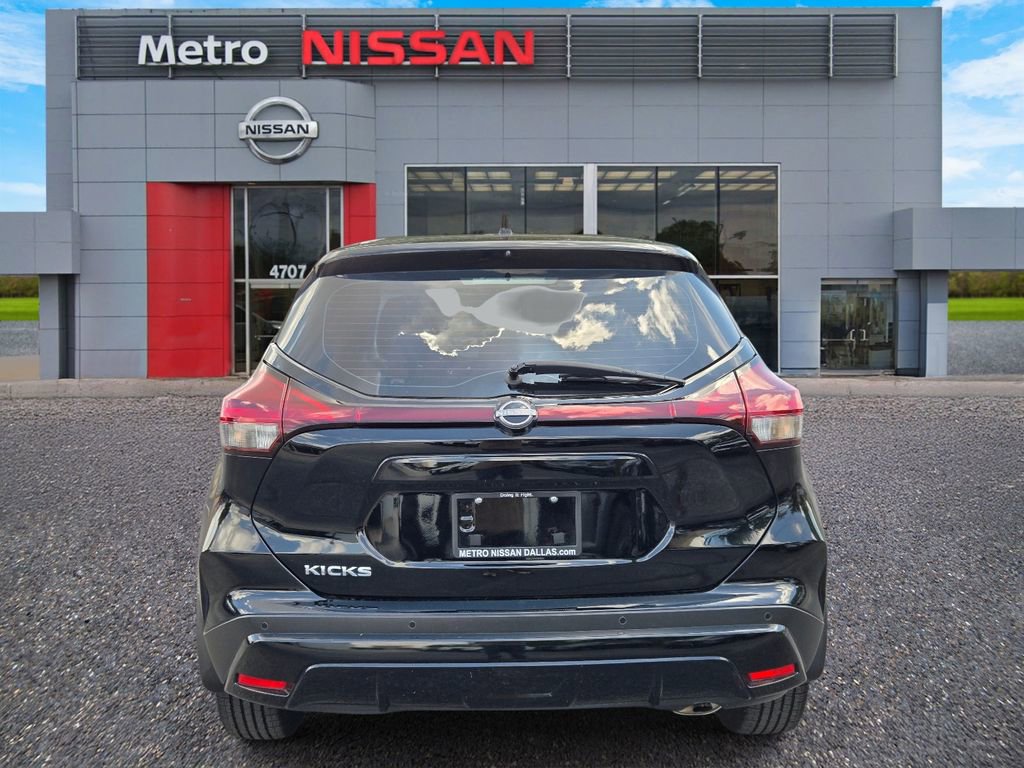 Used 2024 Nissan Kicks S FWD image 5