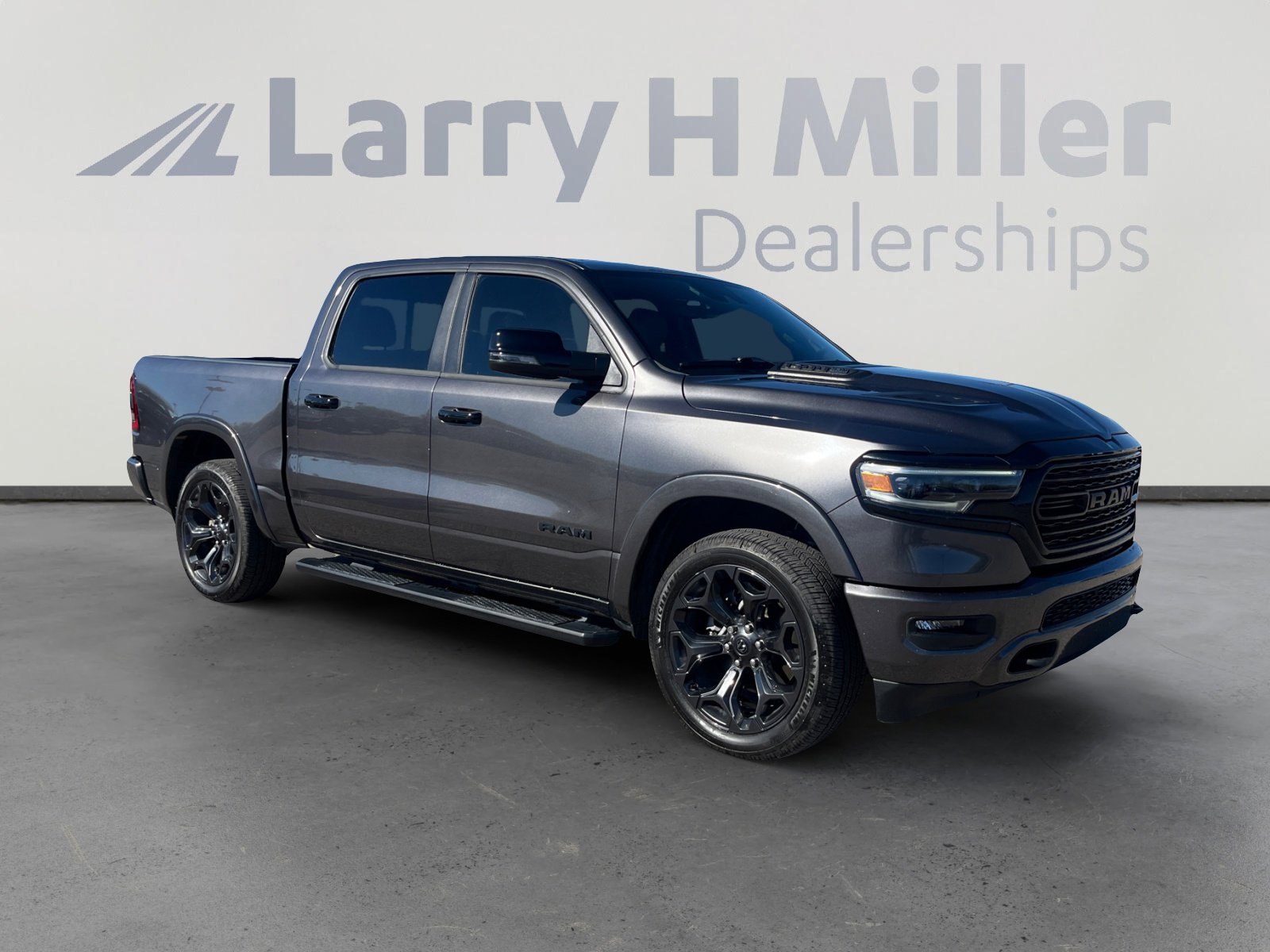Used 2024 RAM 1500 Limited w/ Night Edition image 7