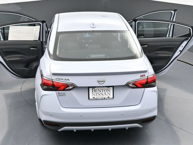 New 2025 Nissan Versa SR w/ Trunk Package FWD image 38