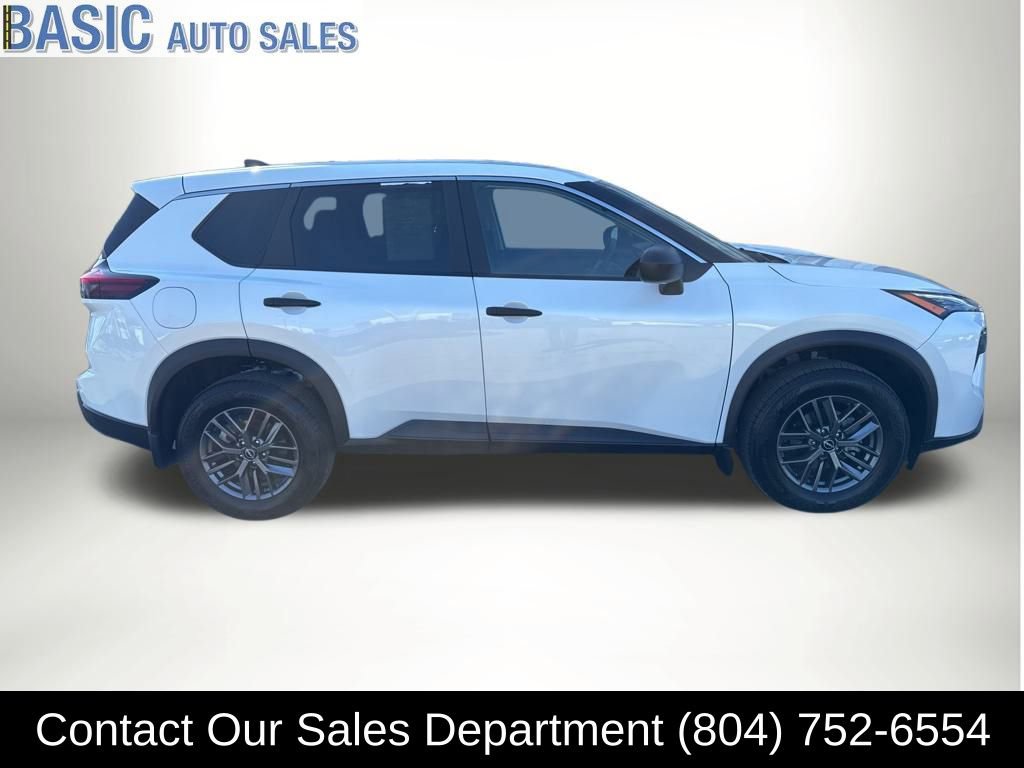 Used 2025 Nissan Rogue S image 6