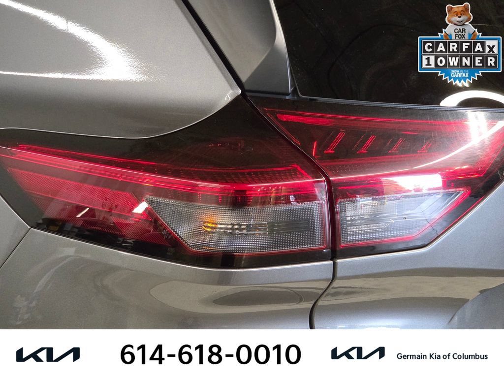 Used 2023 Nissan Rogue S FWD image 15